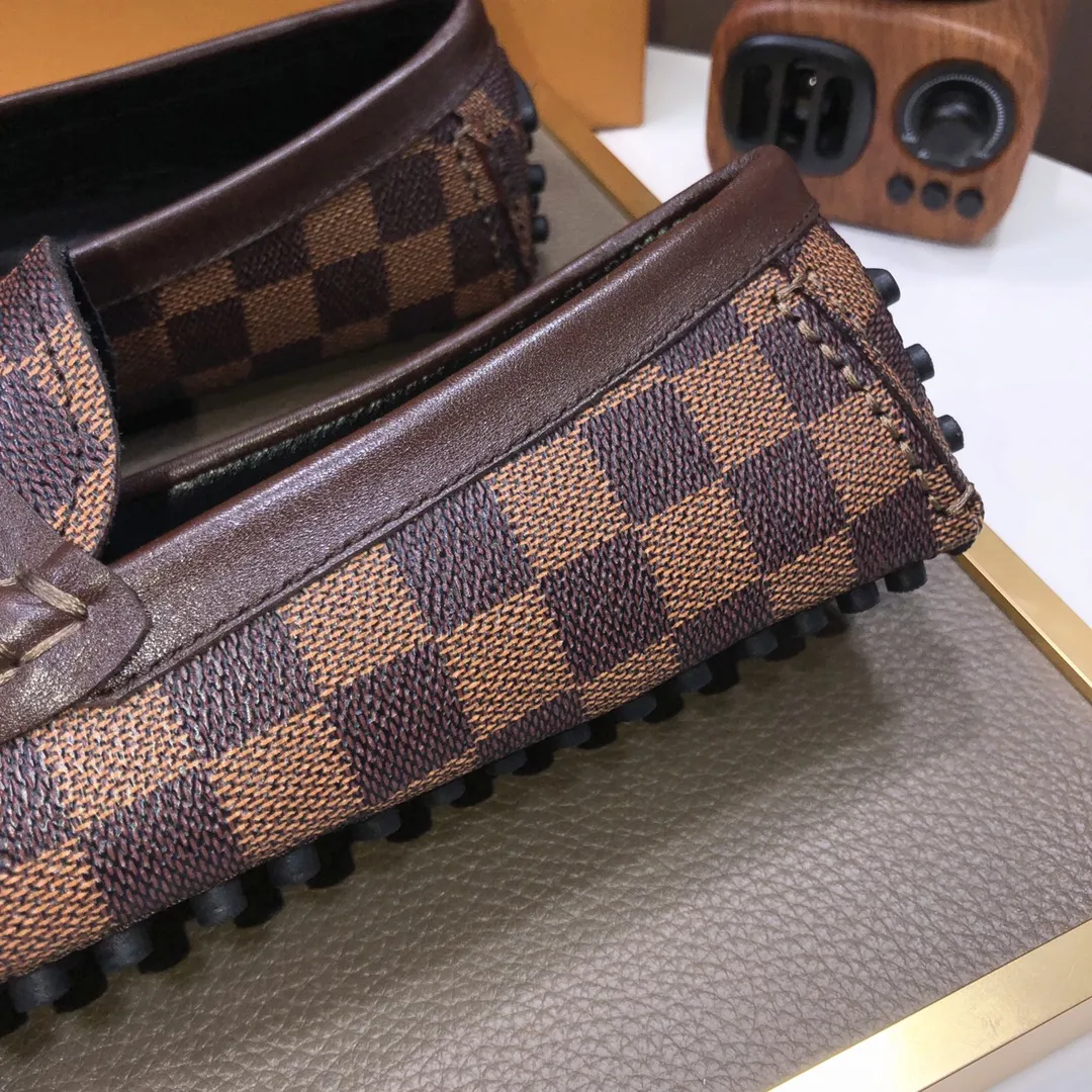Men's men's shoes 💰420💰 [LV Doudou shoes] (water-dyed cowhide lining) new model is on the market, available on the official website. The new Doudou shoes are processed into single-color materials, and the uppers are made of imported special materials. The body of the shoe is fully hemmed with mark thread, and is lined with imported original cowhide leather. The elegant shoe shape is super suitable for all-matching, and the size is 38-44.